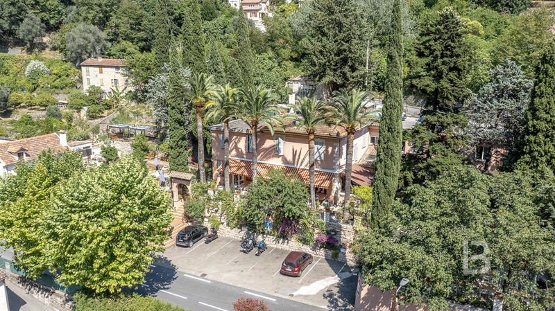 Maison - 500 m² - 20 pièces