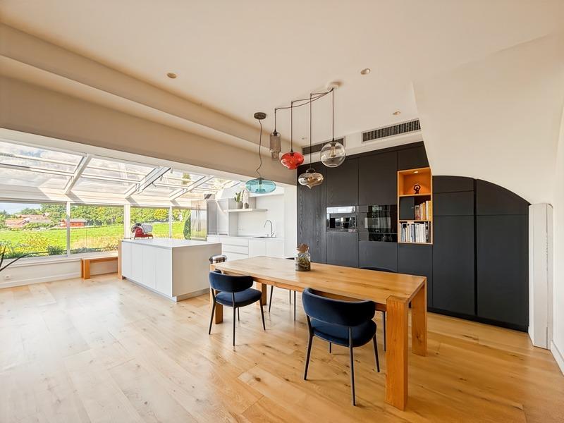 Appartement - 187 m² - 5 pièces