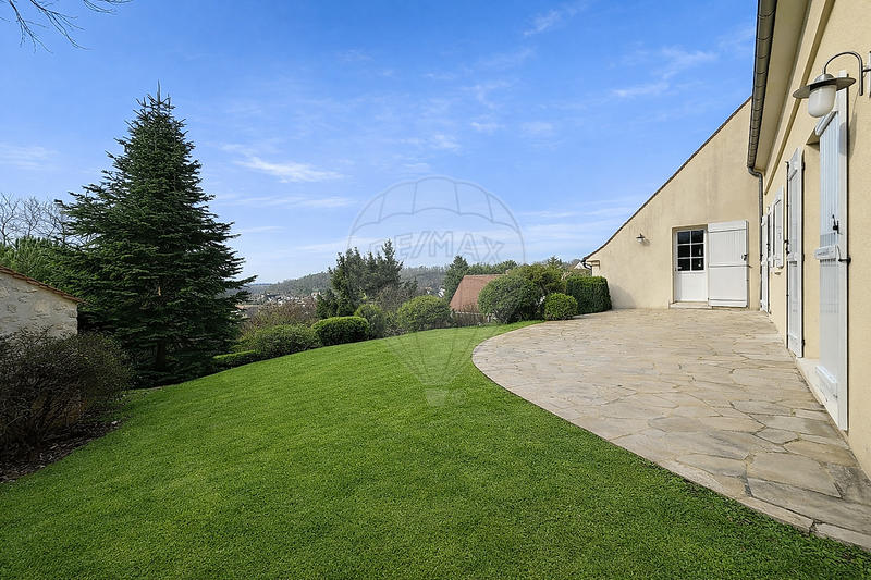 Maison - 140 m² - 7 pièces