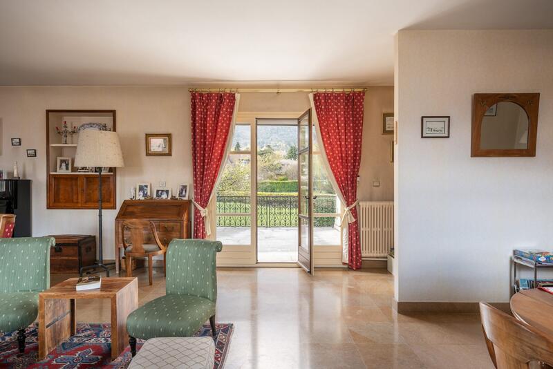 Maison - 278 m² - 9 pièces