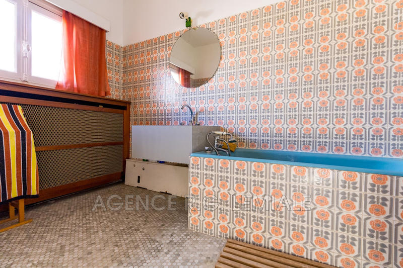 Maison - 300 m² - 10 pièces