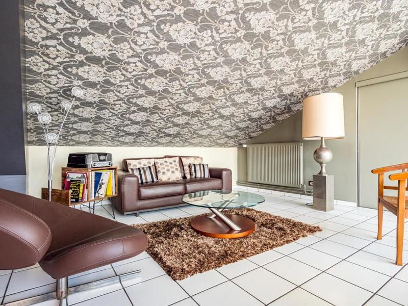 Appartement - 218 m² - 6 pièces