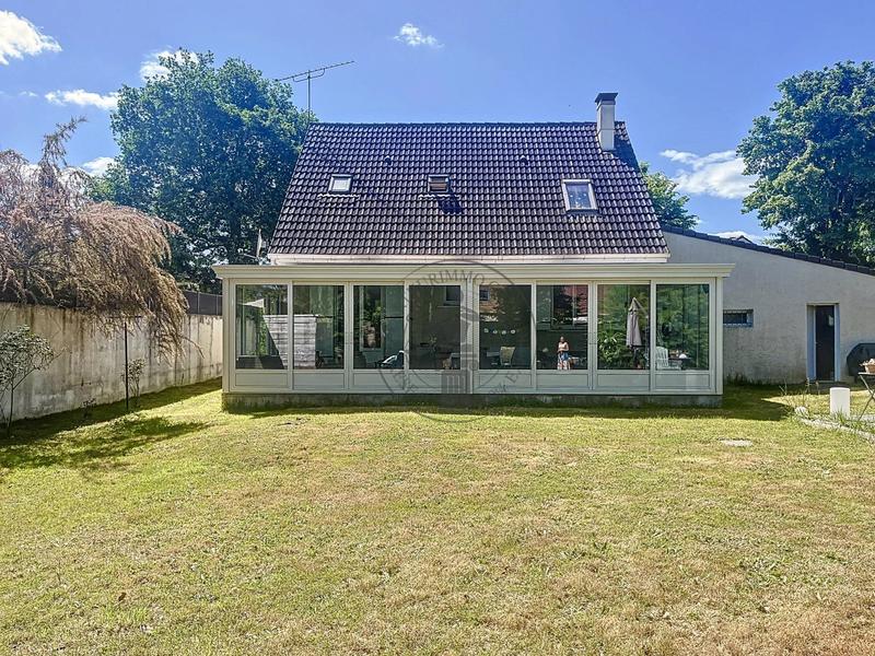 Maison - 143 m² - 7 pièces