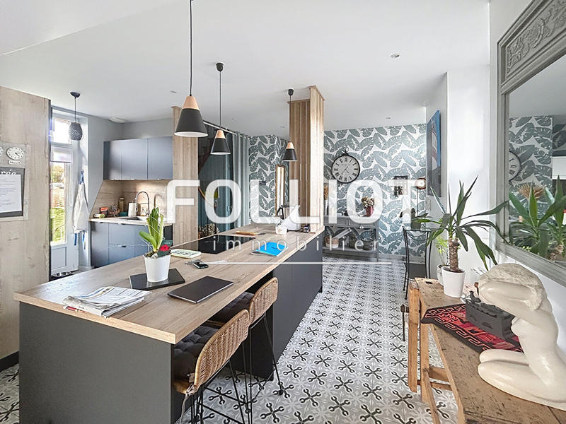 Maison - 144 m² - 7 pièces