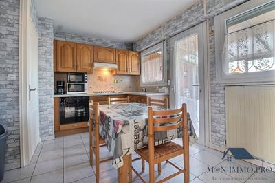 Maison traditionnelle - 92 m² - 5 pièces