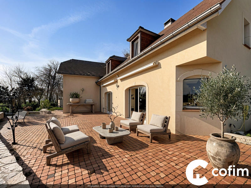 Maison - 237 m² - 10 pièces