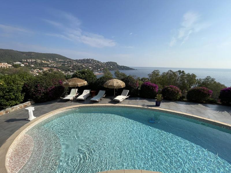 Maison - 219 m² - 6 pièces