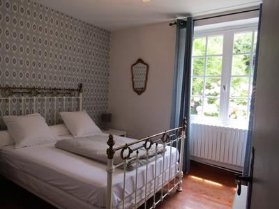 Maison - 270 m² - 9 pièces