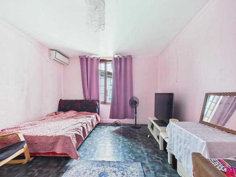 Maison - 200 m² - 9 pièces