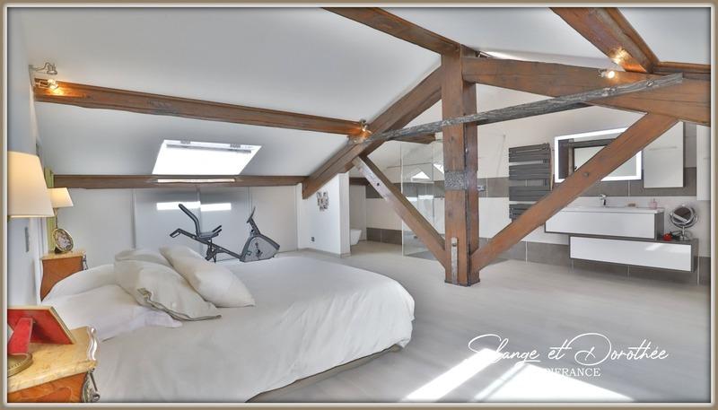 Maison - 325 m² - 8 pièces