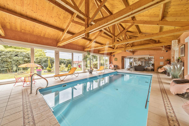 Maison - 300 m² - 6 pièces