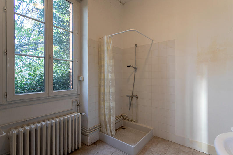 Propriété - 250 m² - 9 pièces