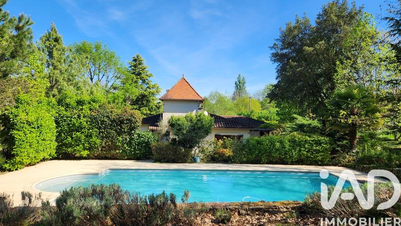 Maison - 140 m² - 5 pièces