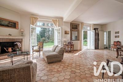 Maison - 201 m² - 7 pièces