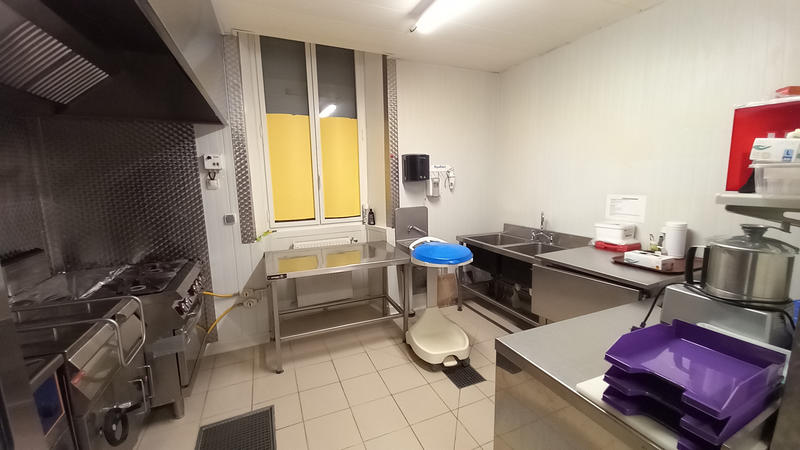 Local commercial - 1 082 m²