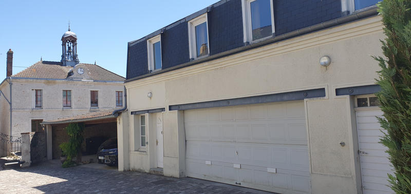 Propriété - 454 m² - 16 pièces