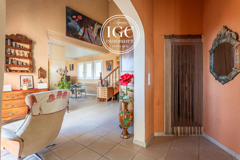 Maison - 180 m² - 5 pièces