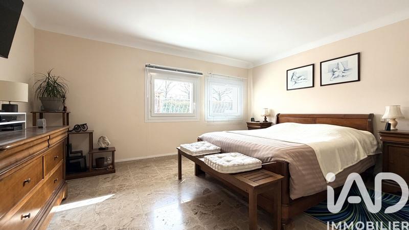 Maison - 199 m² - 8 pièces