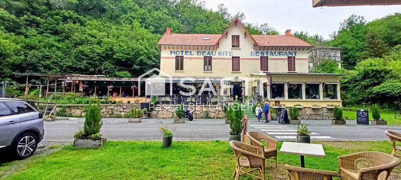 Maison - 392 m² - 14 pièces