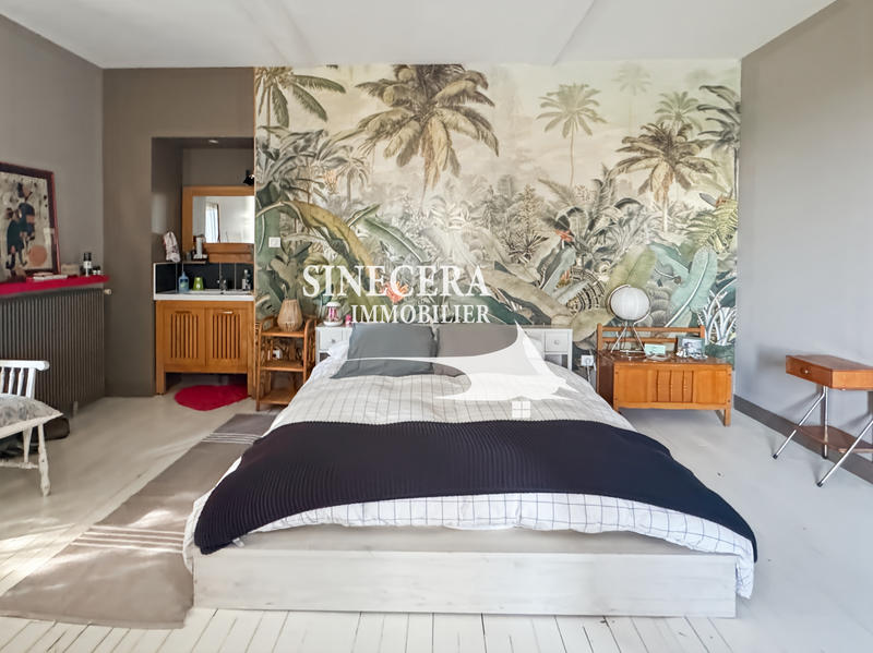 Maison - 260 m² - 9 pièces