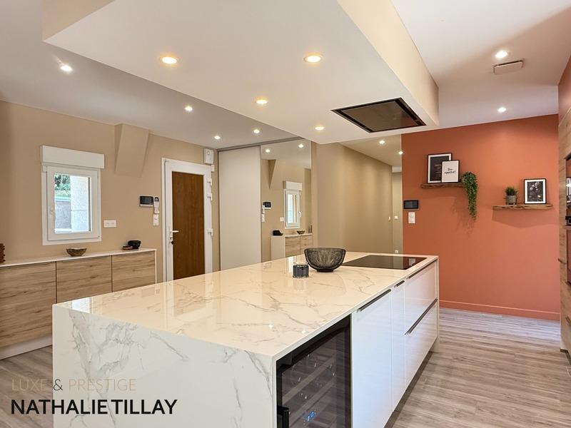 Maison - 260 m² - 7 pièces