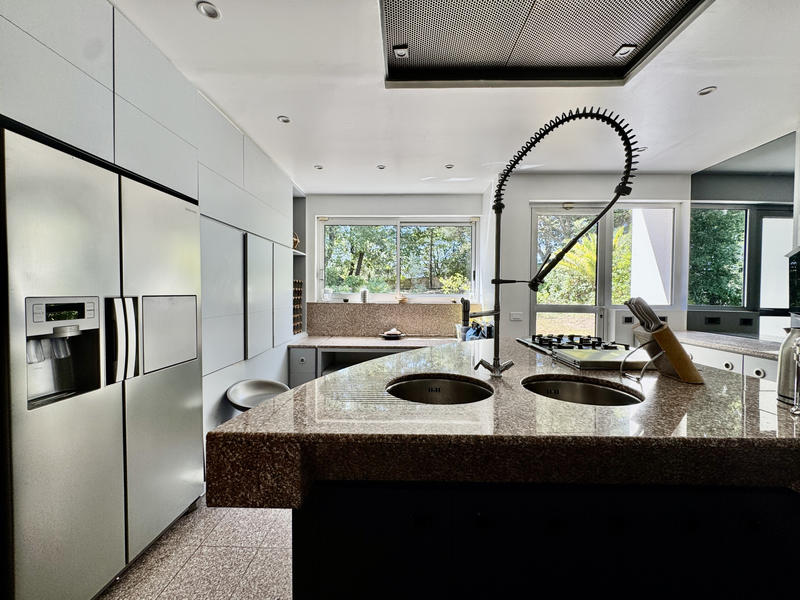 Maison - 346 m² - 6 pièces