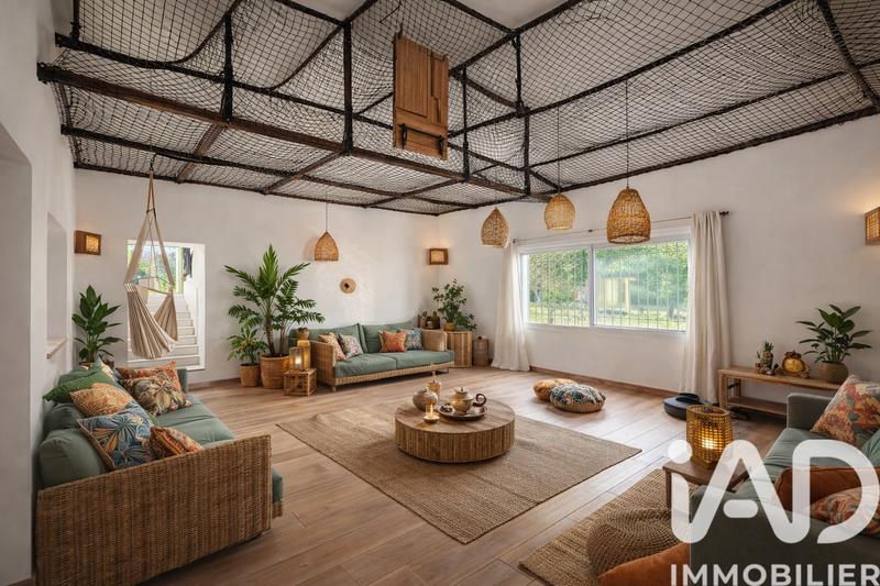 Maison - 233 m² - 6 pièces