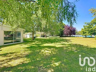 Maison de village - 570 m² - 15 pièces