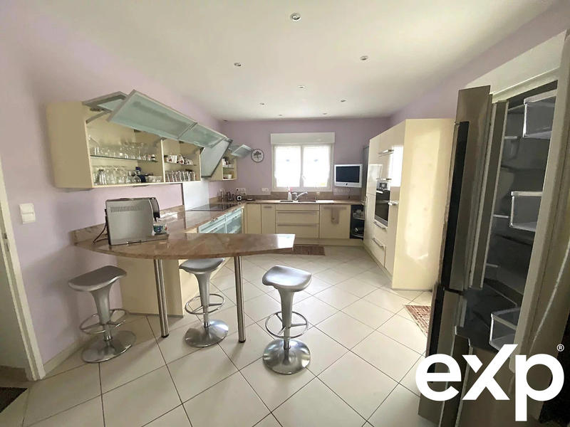 Villa - 240 m² - 6 pièces