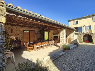 Maison en pierre - 300 m² - 11 pièces