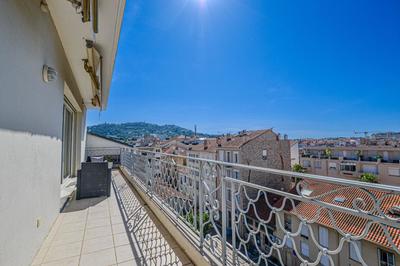 Penthouse - 93 m² - 3 pièces