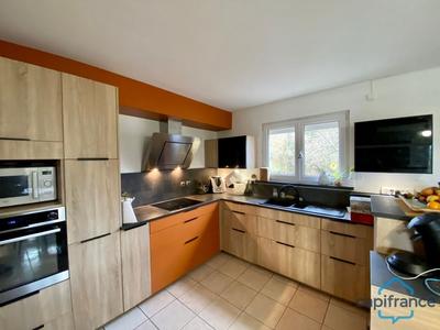 Maison - 172 m² - 7 pièces