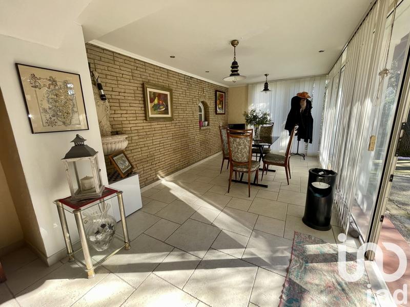 Maison - 180 m² - 9 pièces