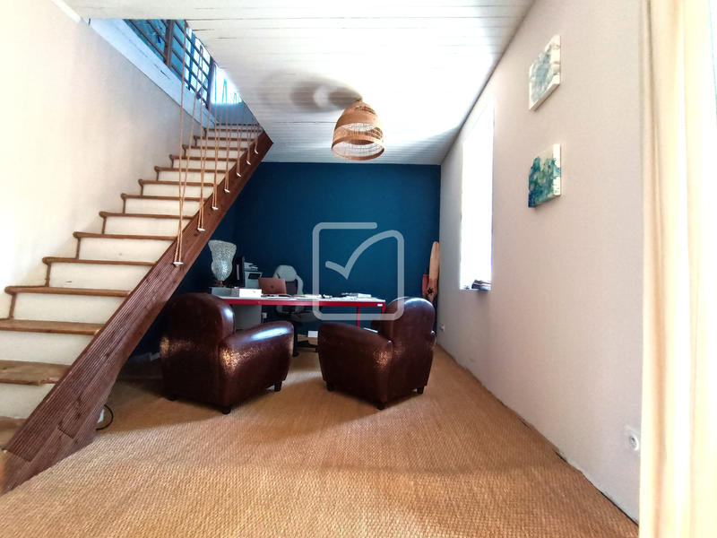 Maison - 203 m² - 6 pièces