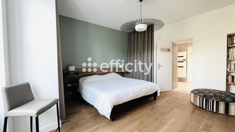 Maison en pierre - 200 m² - 8 pièces