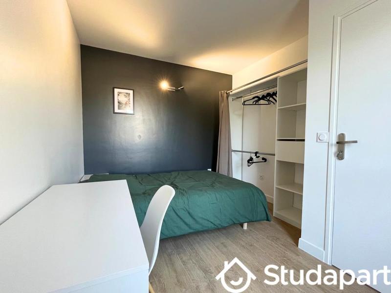 Chambre - 11 m² - 1 pièce