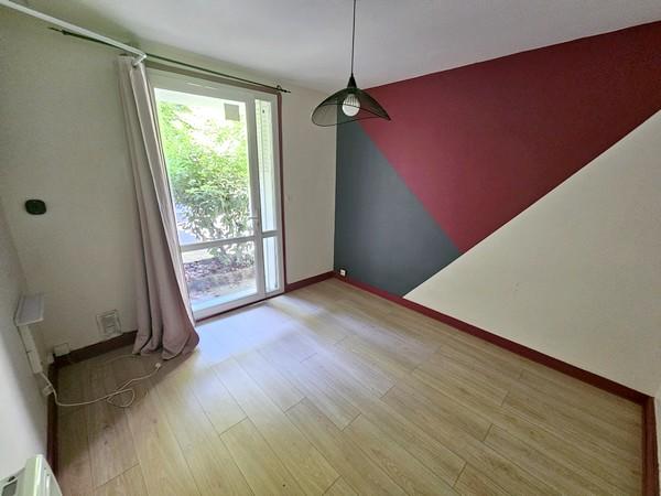 Studio - 14 m² - 1 pièce