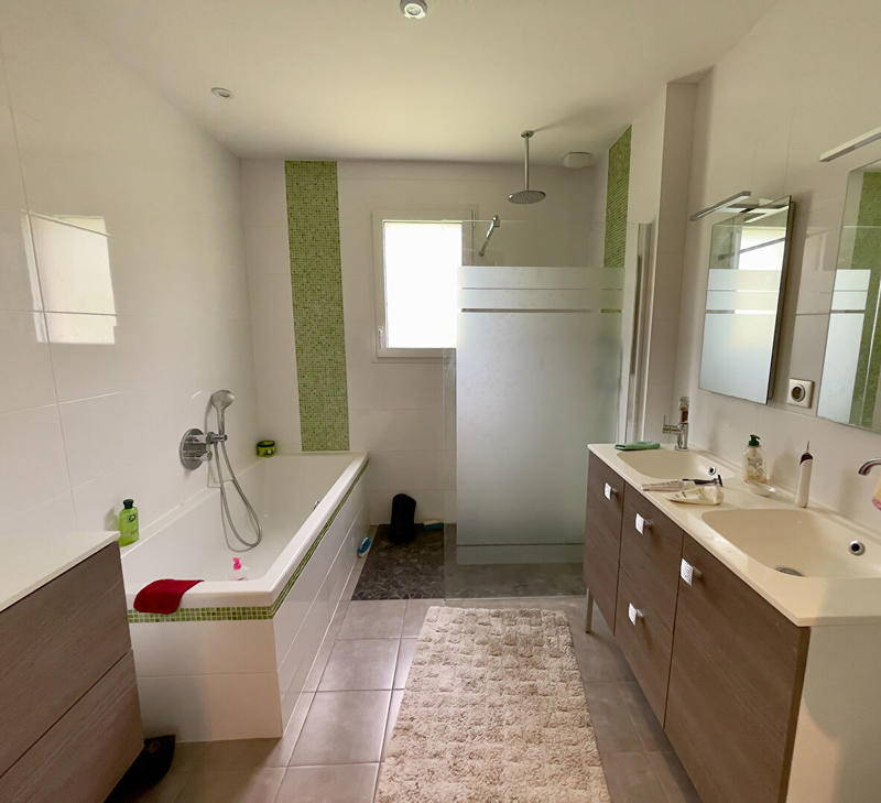 Maison - 182 m² - 7 pièces