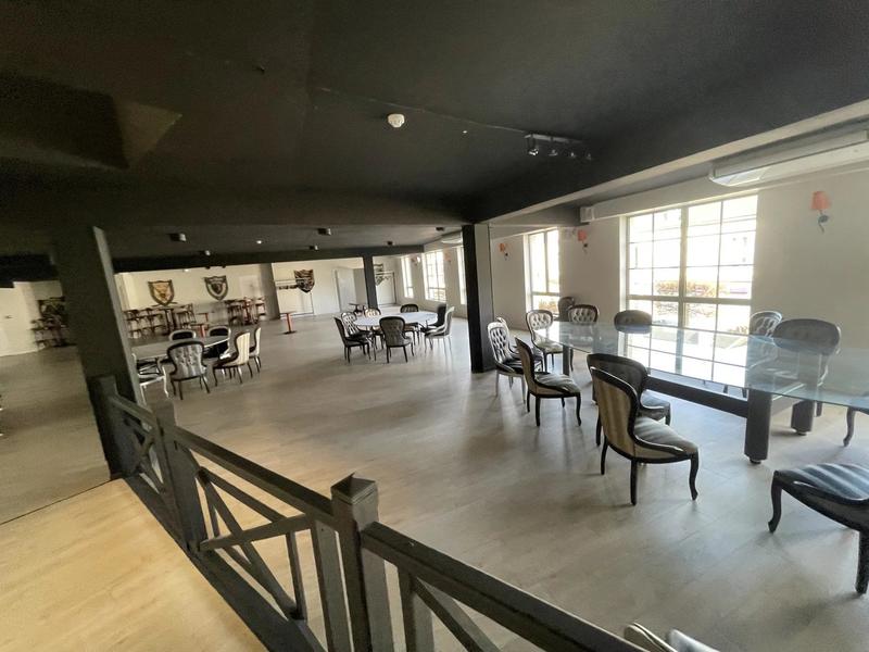 Magasins - 1 161 m² - 9 pièces