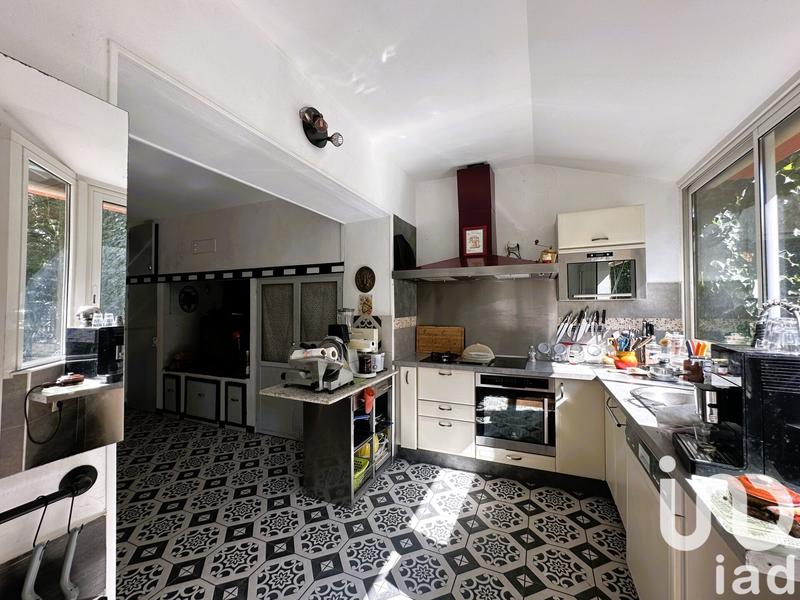 Maison - 240 m² - 8 pièces