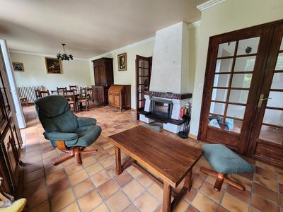 Maison - 216 m² - 7 pièces