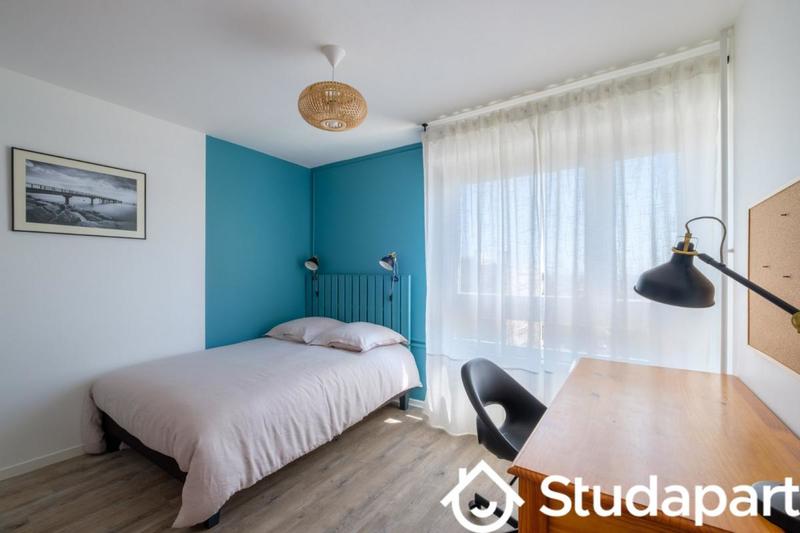 Chambre - 11 m² - 1 pièce