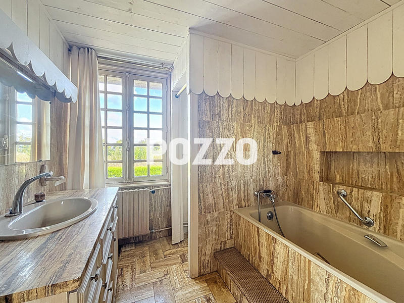 Maison - 218 m² - 8 pièces
