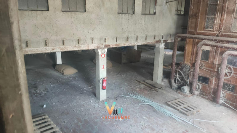 Local d'activité / Entrepôt - 2 500 m²