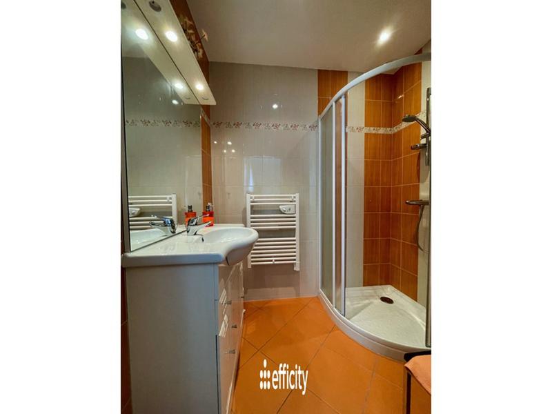 Maison - 252 m² - 8 pièces