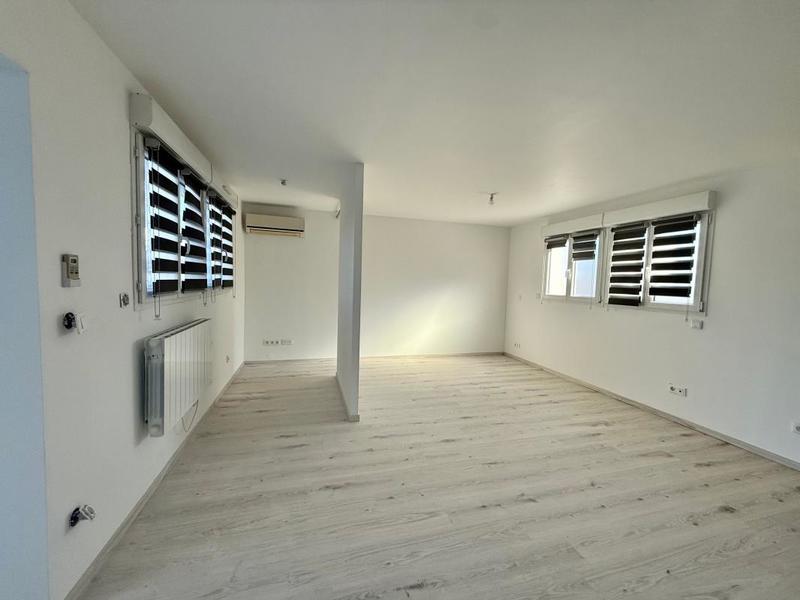 Maison - 240 m² - 11 pièces