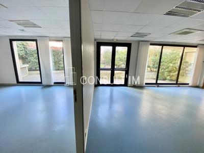 Bureau - 216 m²