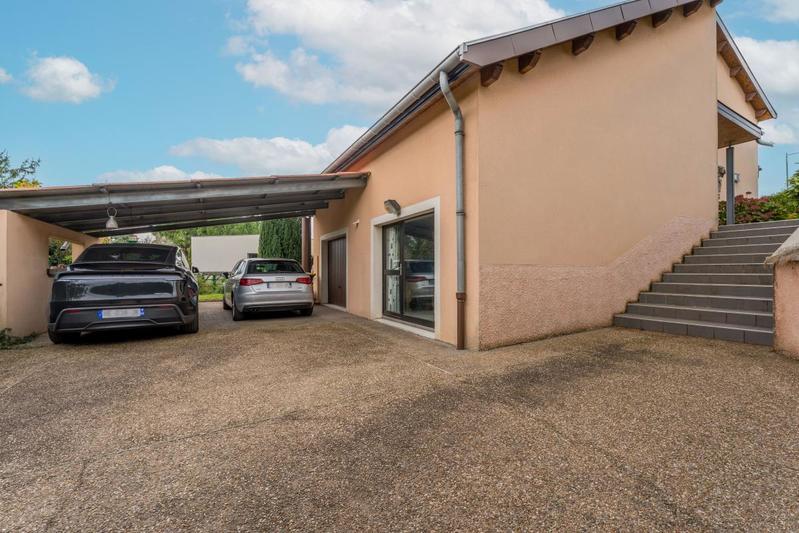 Maison - 272 m² - 5 pièces