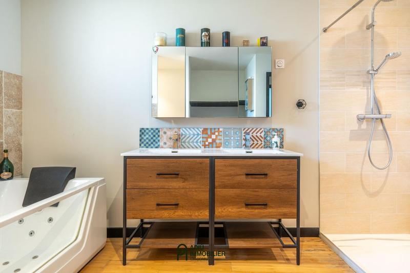 Maison - 316 m² - 6 pièces