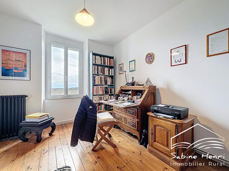 Maison - 223 m² - 8 pièces